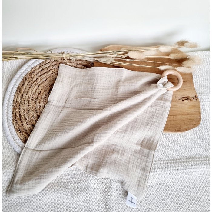 Knuffeldoekje met beuken ring - Beige
