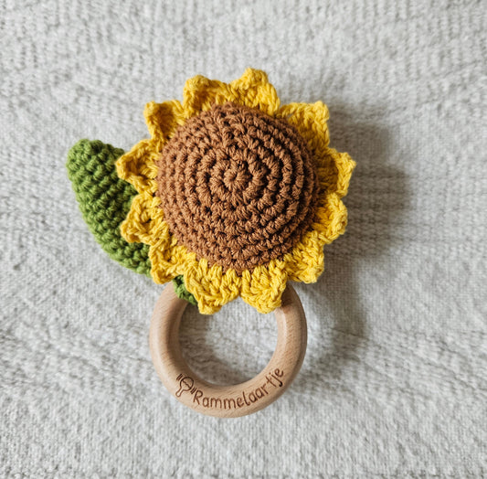 Zonnebloem Rammelaar – Handgemaakt met Beukenhouten Ring