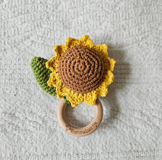 Zonnebloem Rammelaar – Handgemaakt met Beukenhouten Ring